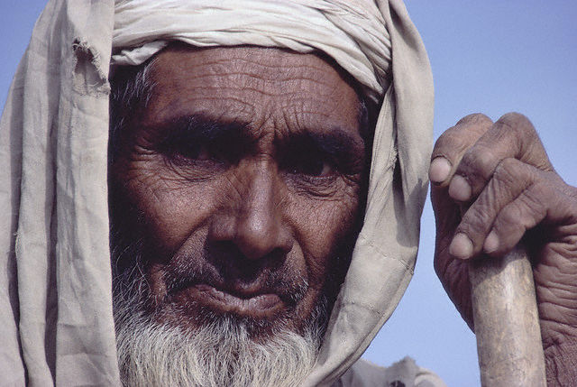 http://pazesfuerza.files.wordpress.com/2009/03/afganistan-anciano.jpg